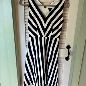 Ann Taylor Black and White Chevron Midi Dress
